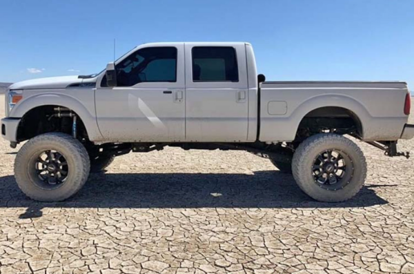 Picture of OUO 4.5" Lift Kit -Steady Track Front & Rear Loaded