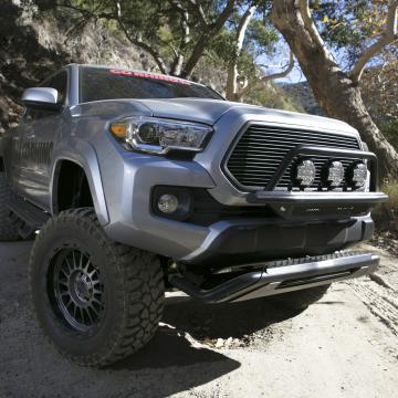 RC3 LR with Mounting Brackets Textured Black 2016-2018 Silverado 1500 Go Rhino